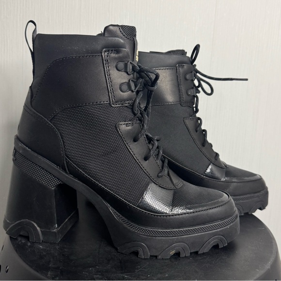 Sorel Brex Heeled Lace Up Boot. Black. Size 7. No major flaws. See photos. - Picture 2 of 7